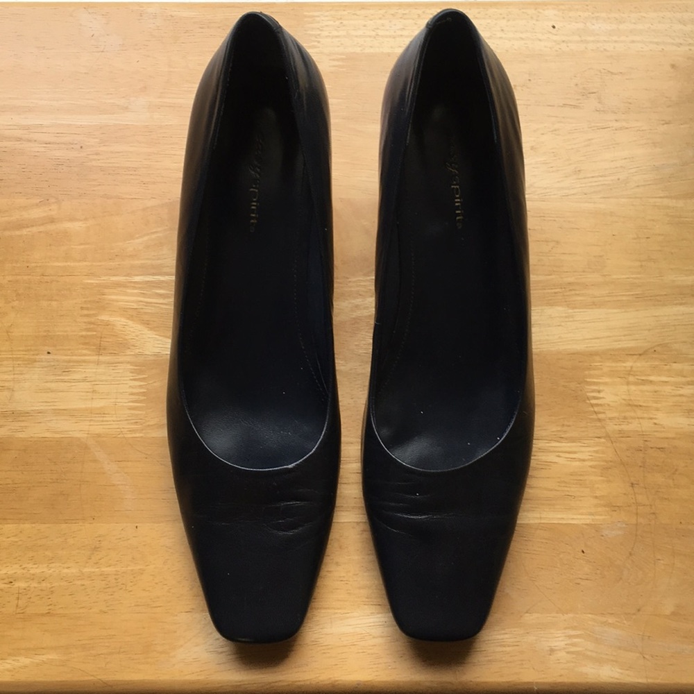 Navy blue leather pumps